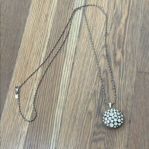 Elegant Silver Pendant Necklace